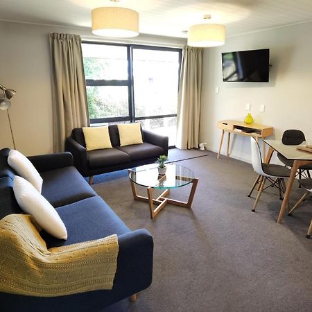 Milford Road Apartments テアナウ エクステリア 写真