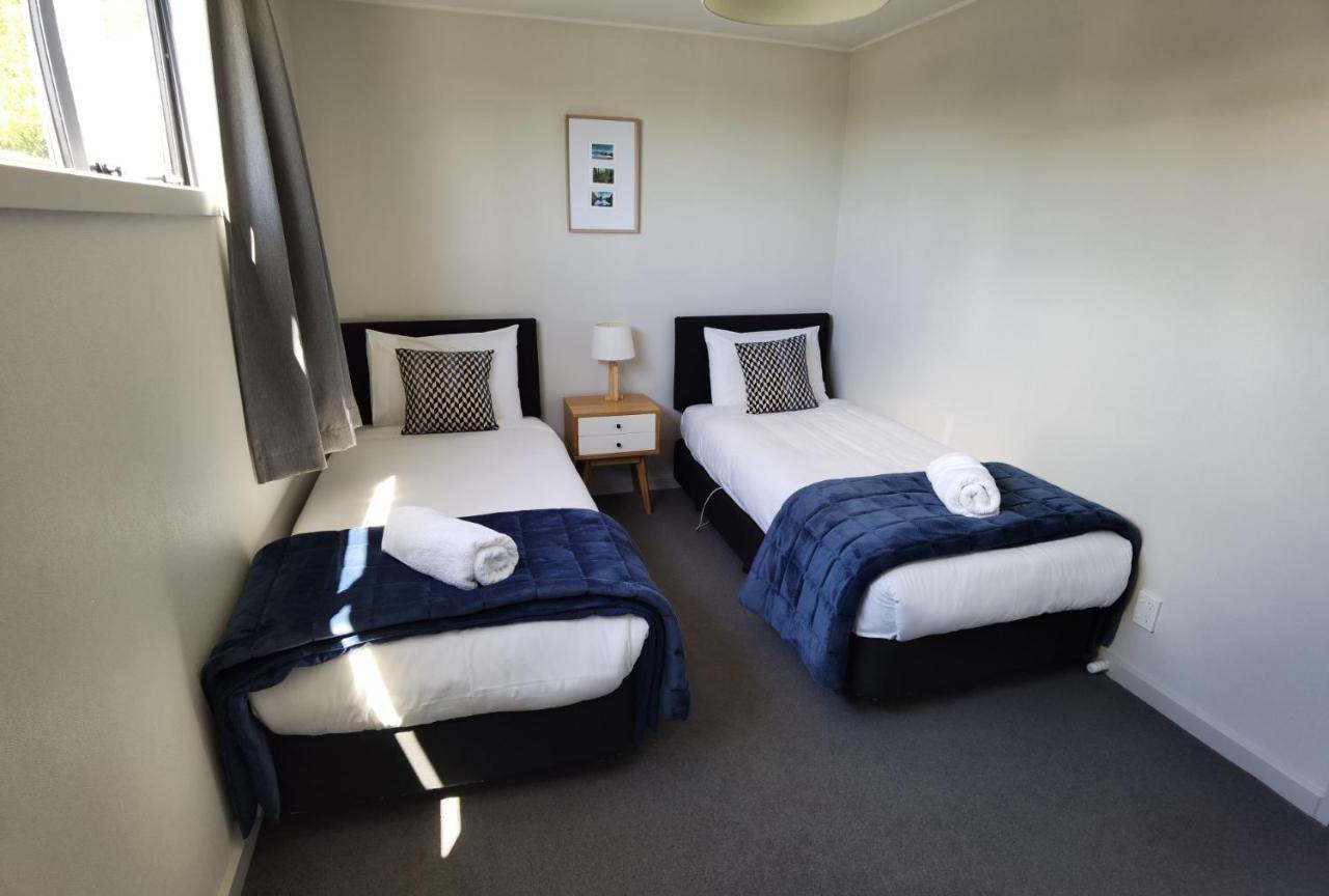 Milford Road Apartments テアナウ エクステリア 写真