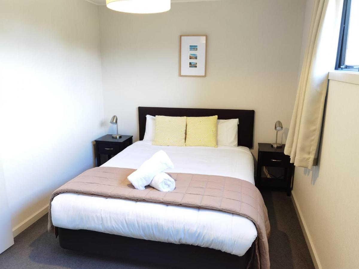 Milford Road Apartments テアナウ エクステリア 写真