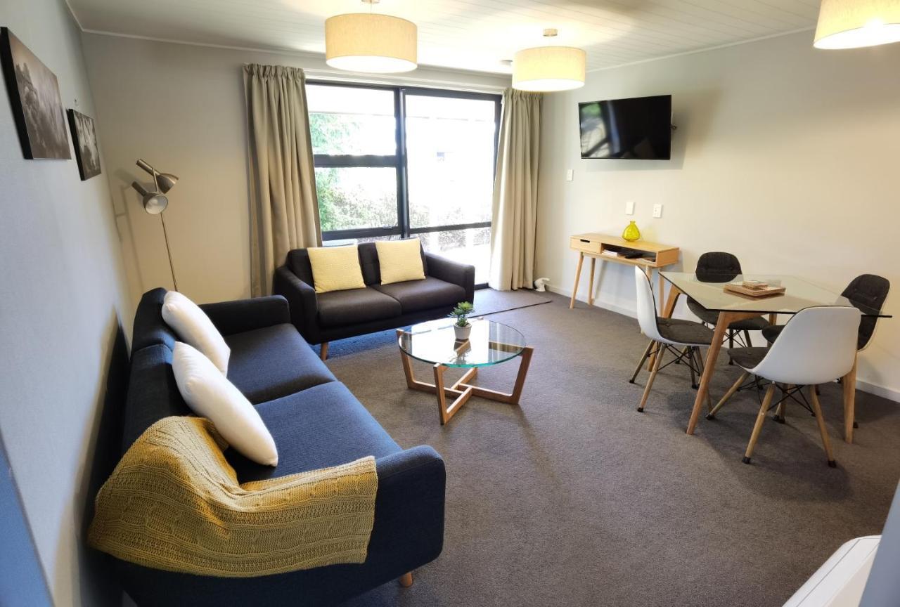 Milford Road Apartments テアナウ エクステリア 写真